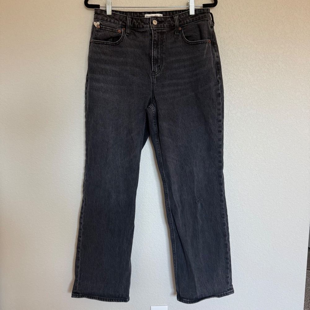 Abercrombie & Fitch Curve Love High Rise 90 Relaxed Black Heart Embroidered Jean